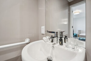 Island Sands care home WC and bath